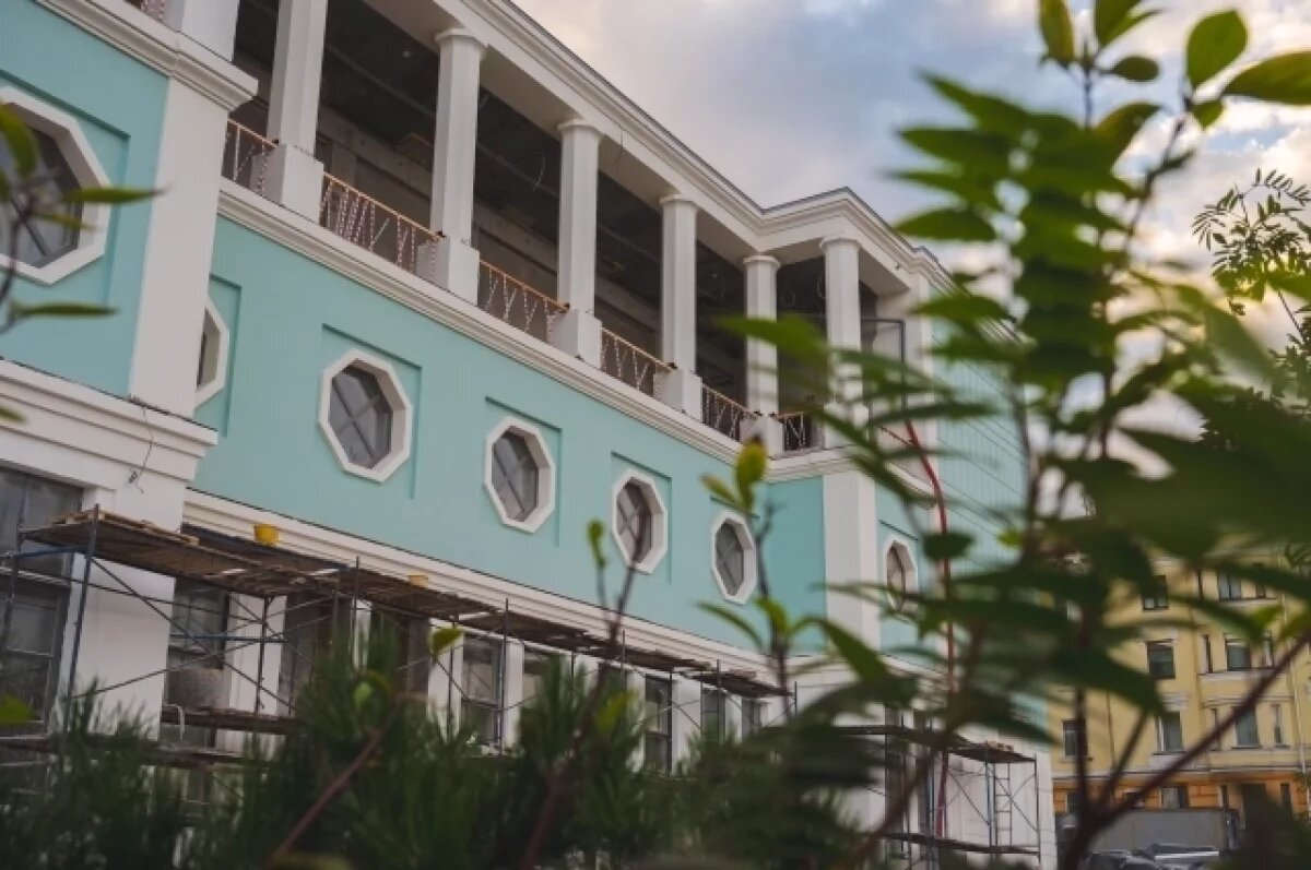    Чибис посетил площадку реконструкции здания бывшего кинотеатра «Родина»