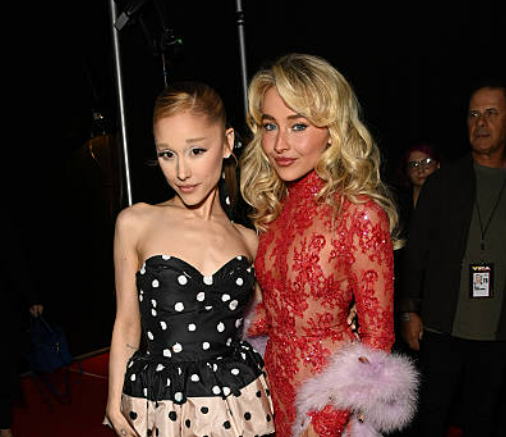 Ариана Гранде и Сабрина Карпентер/ Getty images