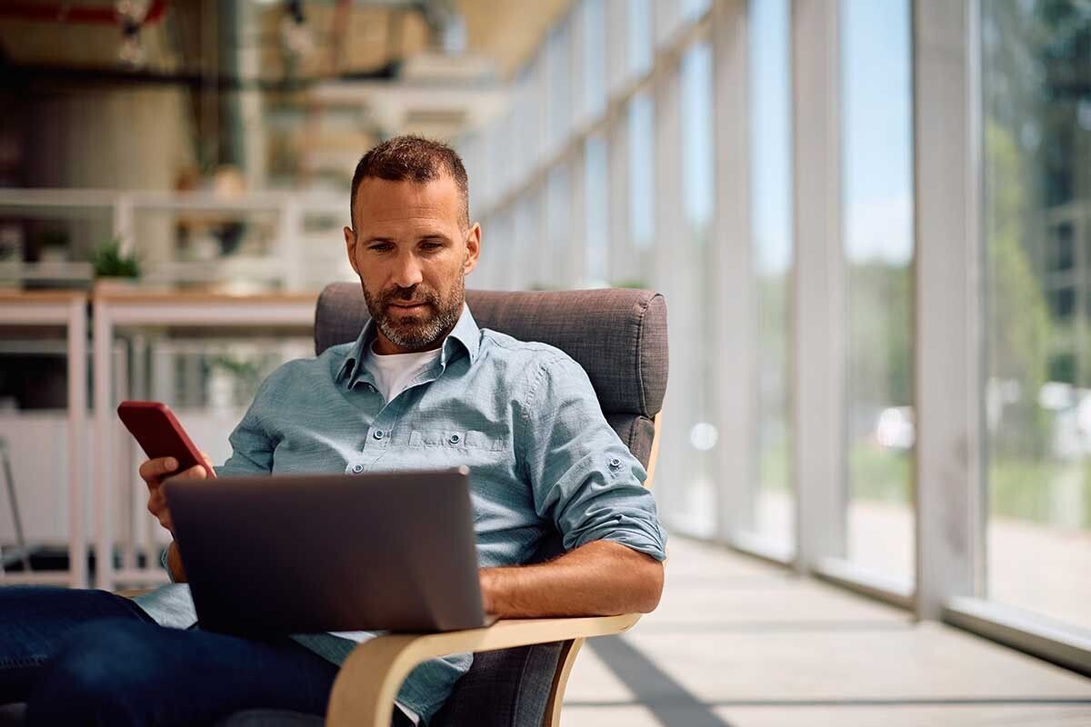 Google, как и другие поисковики, работает по определенному алгоритму. Источник: Drazen Zigic / Shutterstock / FOTODOM📷
