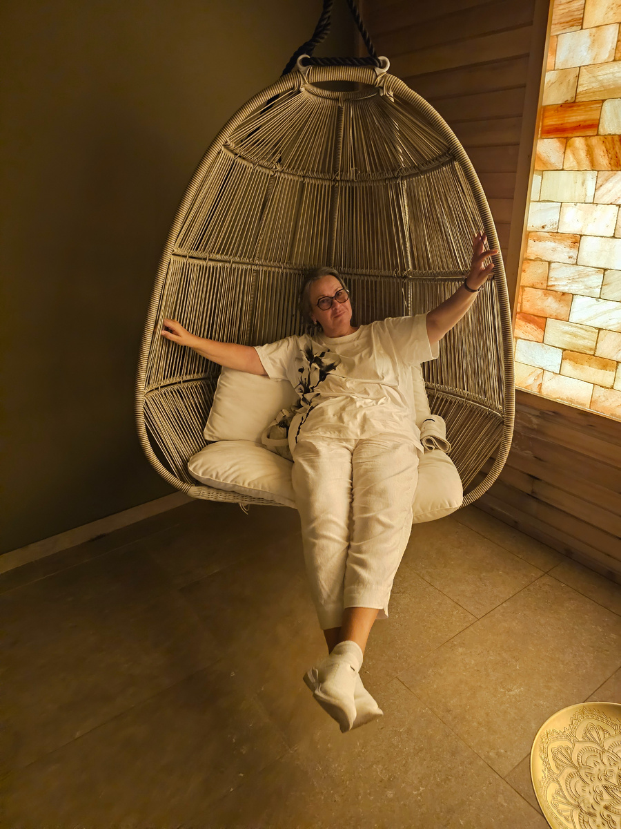 В комнате релакса, в СПА