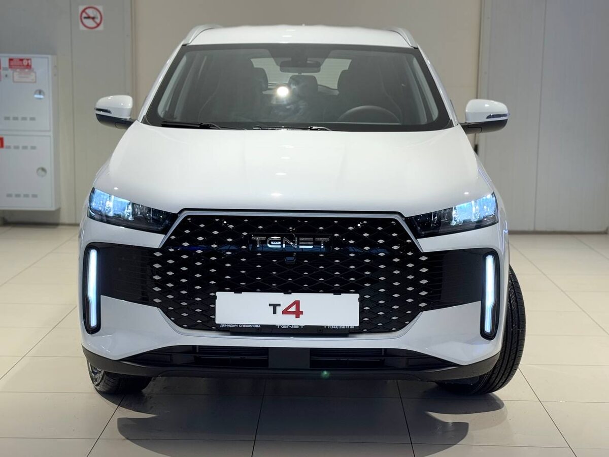 Полностью светодиодная оптика с функцией автоматического переключения между ближним и дальним светом придает автомобилю стильный и современный облик.