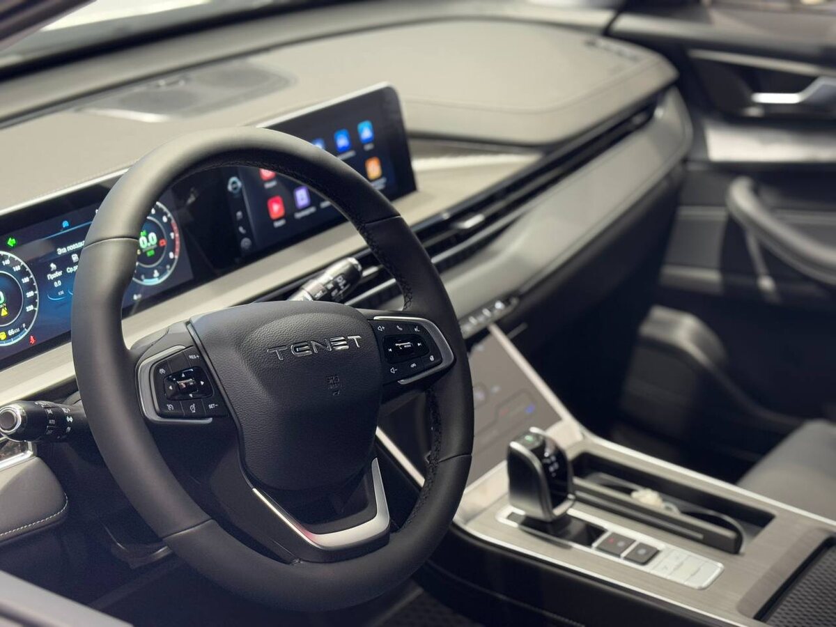 Стильный и лаконичный интерьер TENTE T4 в черном цвете и отделкой экокожей 