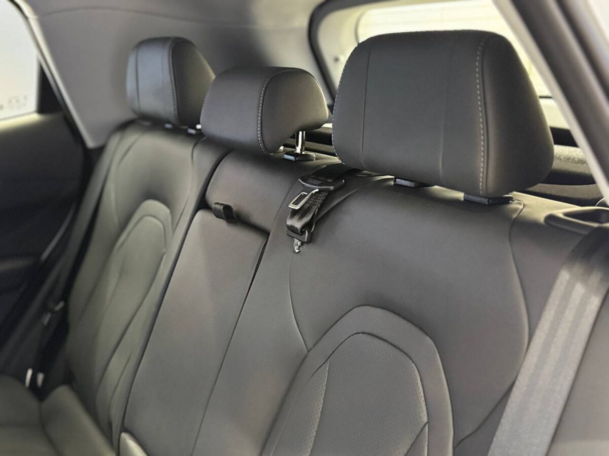 Просторный второй ряд сидений для самых ценных пассажиров - наших детей и родителей 