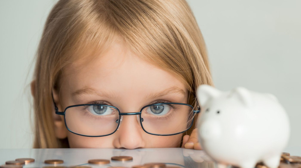    Финансовая грамотность для детей: как бабушка может научить внука обращаться с деньгами