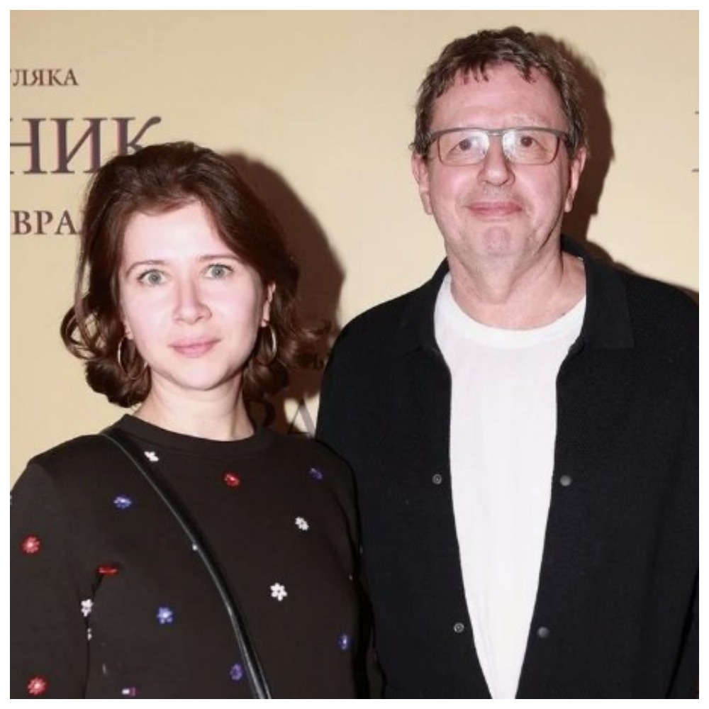 Жену часто принимали за дочь и она этого стеснялась