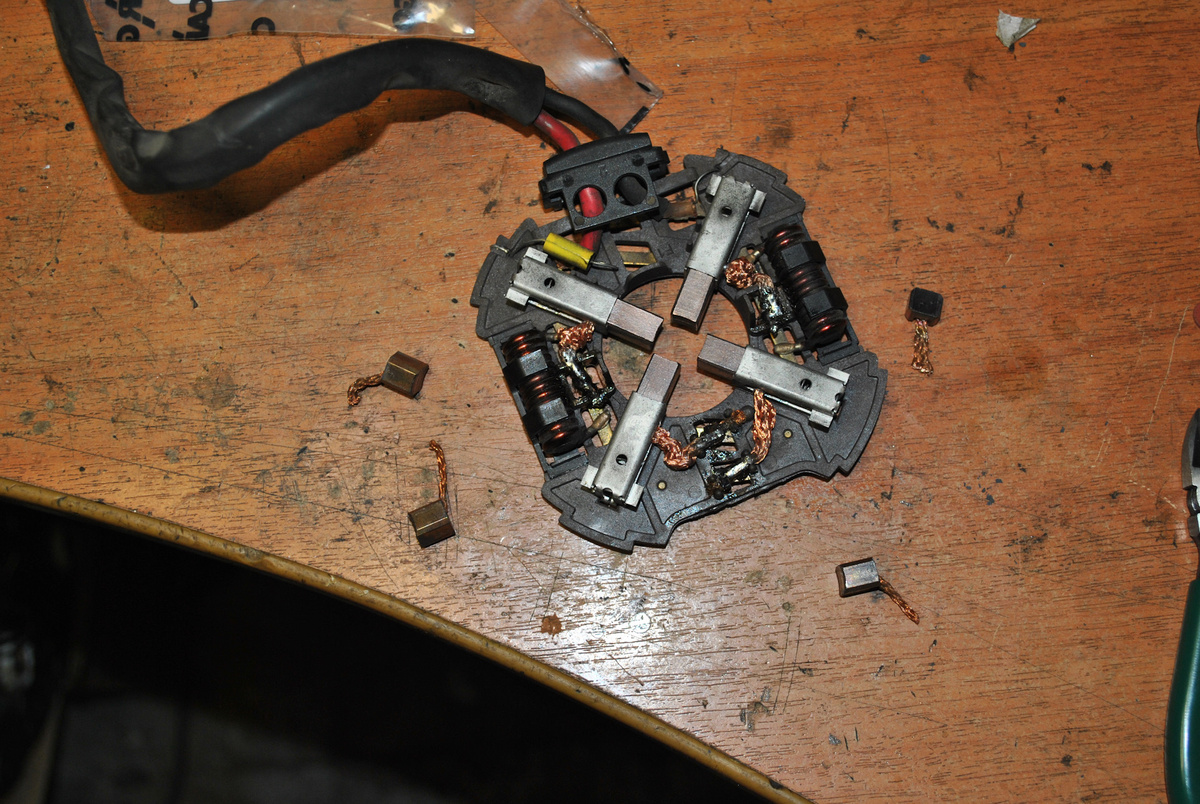 Замена щеток вентилятора Volvo S80-II