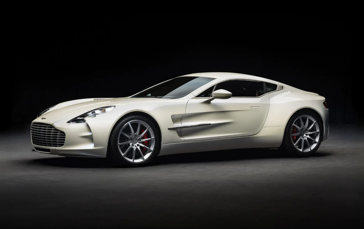 Aston Martin One-77 2010 - 1 300 000 - 1 600 000 долларов