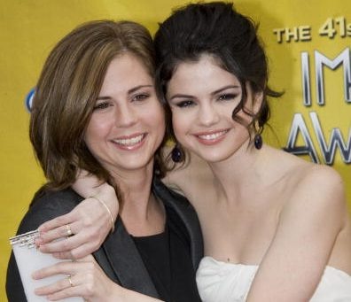    Селена Гомес и Мэнди Тифи. Фото: Getty Images