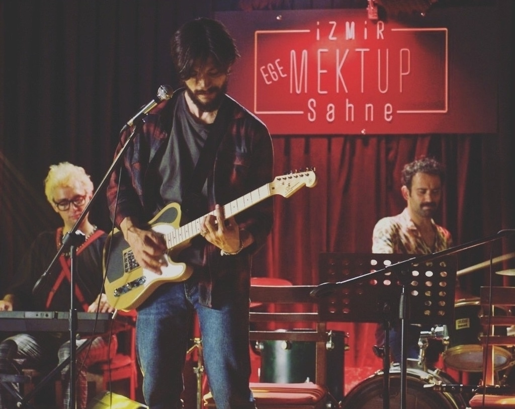 Стоп кадр из трейлера к фильму «Один»