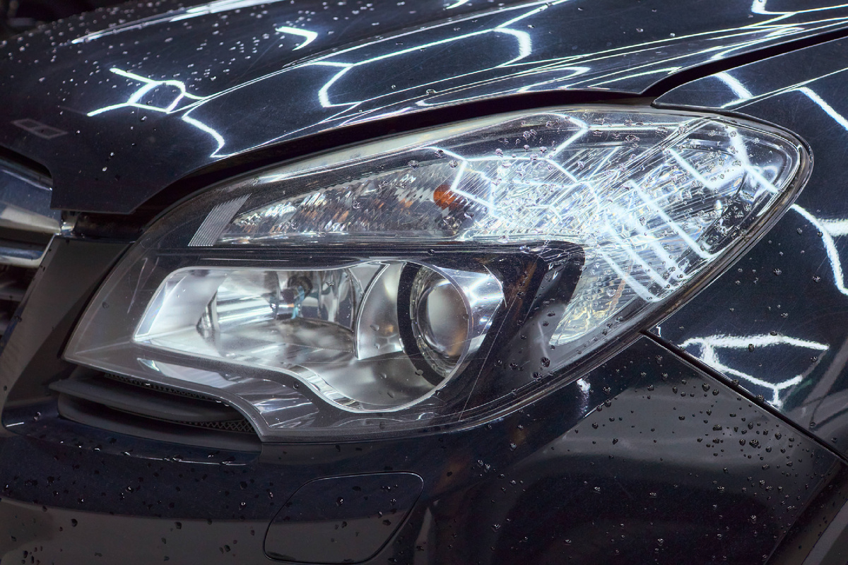 Источник фото: https://custom-heroes.ru/raboty/vid-uslugi/avtosvet/zamena-linz/opel-mokka-obnovlenie-i-zaschita-optiki-s-ustanovkoy-sovremennyh-bi-linz-aozoom/