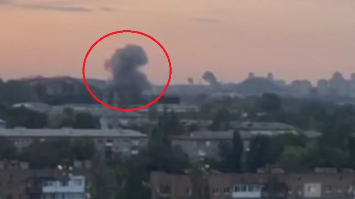 Момент атаки на ДМЗ и взрыв после падения дрона попали на видео.