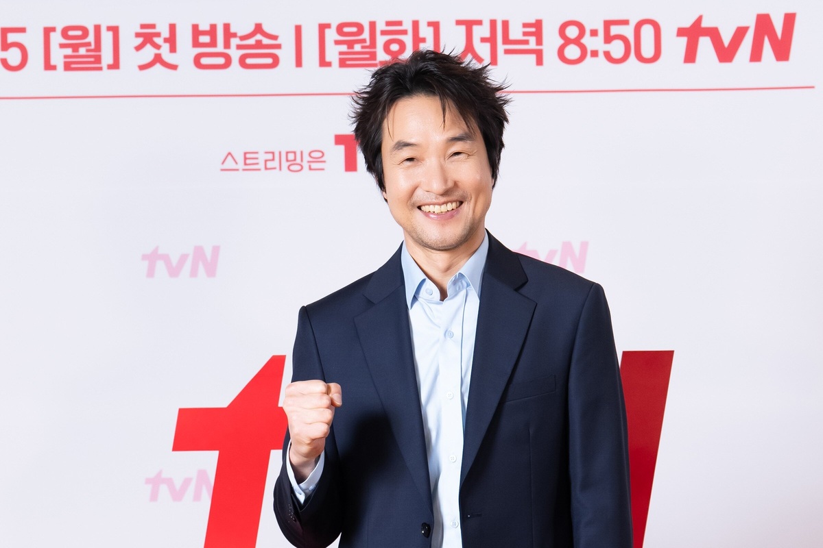     Курица вместо конфликтов: Хан Сок Кю рассказал о роли в дораме «Проект мистера Щина»