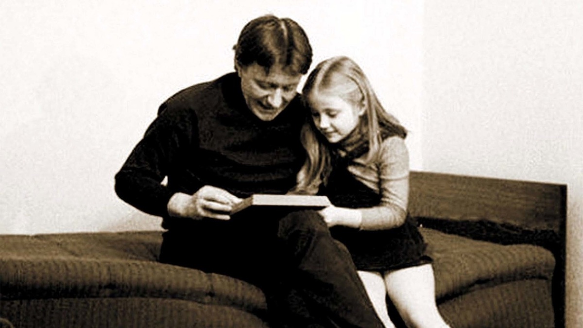 Миронов и Мария в детстве. Фото взято из открытых источников