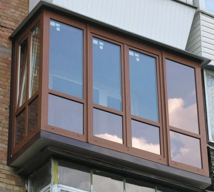 Остекление балконов под угрозой: почему вас могут заставить демонтировать балкон