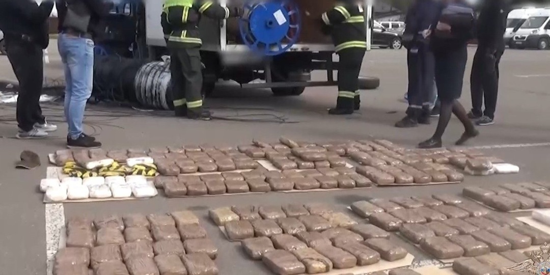 Полицейские задержали газелистов с полутонной синтетических веществ