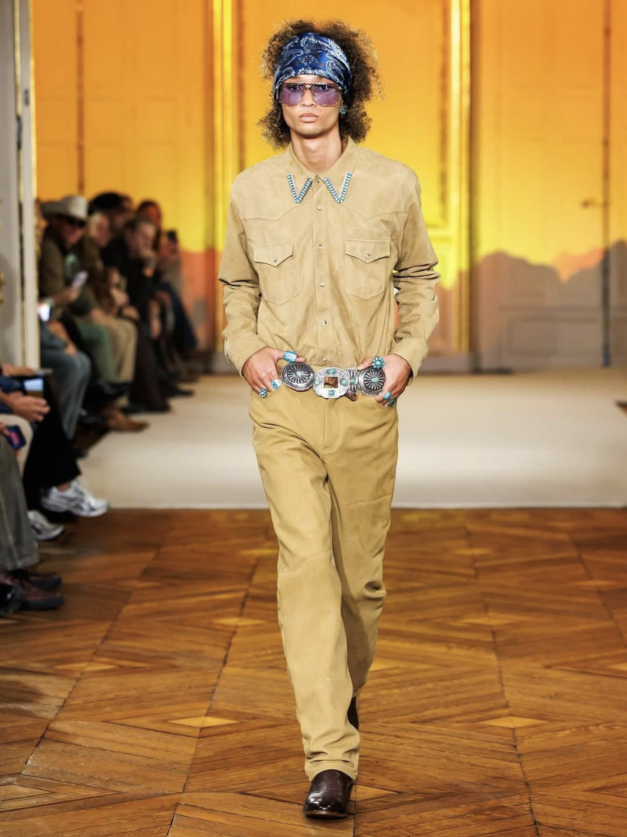 ещё фото с показа