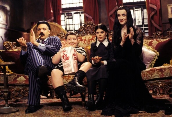 кадр из сериала «Новая семейка Аддамс», 1998-1999