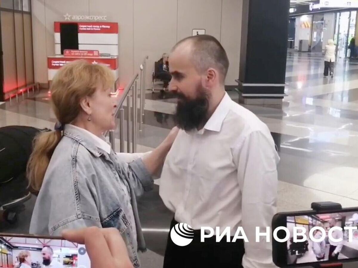    Российский этнограф Святослав Каверин вернулся на родину после освобождения из заключения в Афганистане© РИА Новости