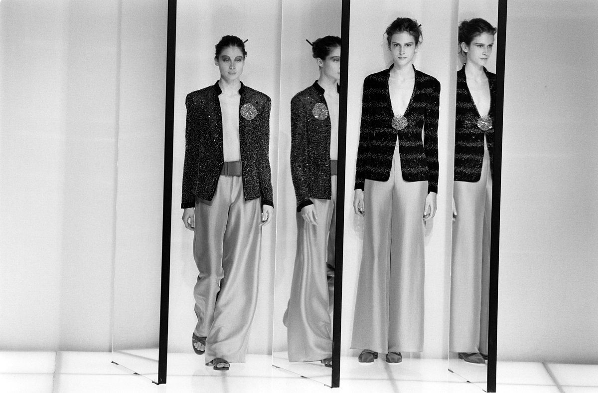 Показ Giorgio Armani 1998 года
Фото: Fairchild Archive / Penske Media / Getty Images