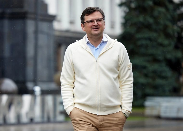    Кулеба сбежал с Украины после указал Зеленского