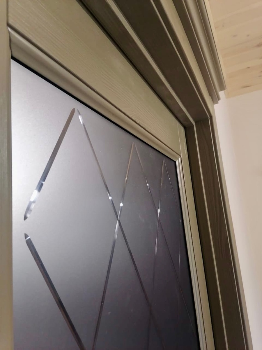 Межкомнатная дверь Пандора в цвете олива со стеклом