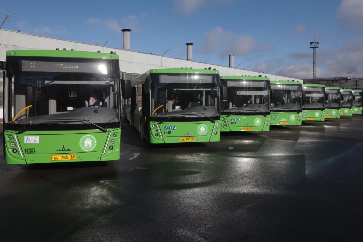    В Пскове приступили к созданию женской бригады водителей автобусов