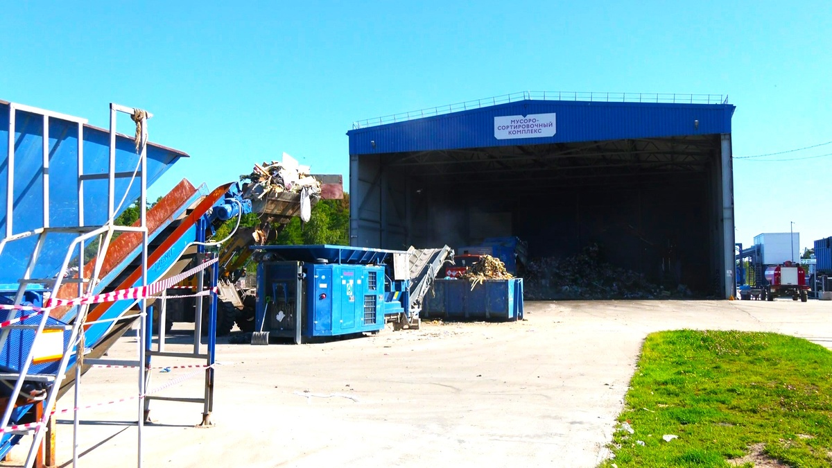    На полигоне в Нефтеюганском районе дают мусору новую жизнь