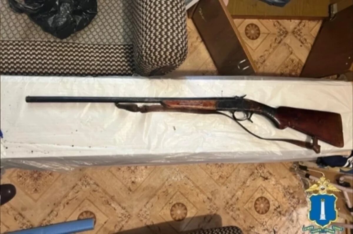    У стрелка по скворечнику нашли 3 ружья, контрафактные сигареты и алкоголь