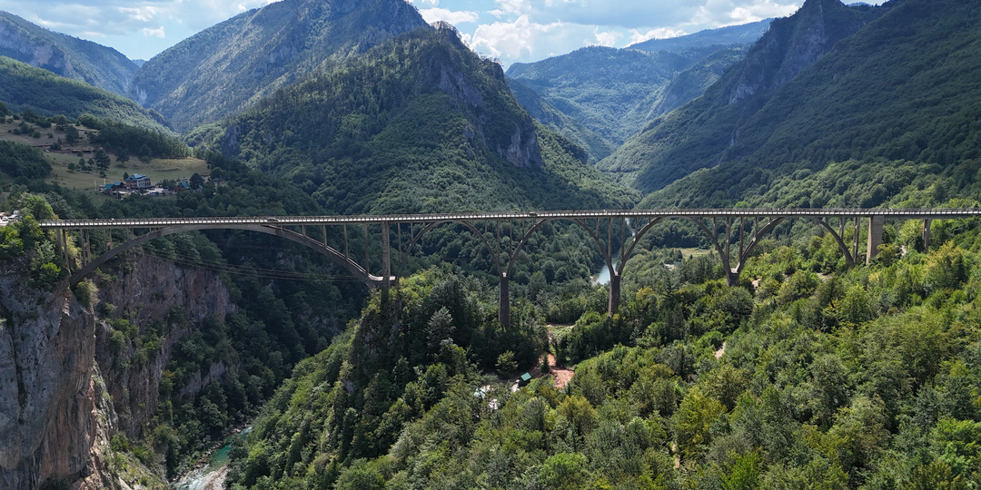 Крупнейший каньон Европы в сердце Черногории на реке Тара