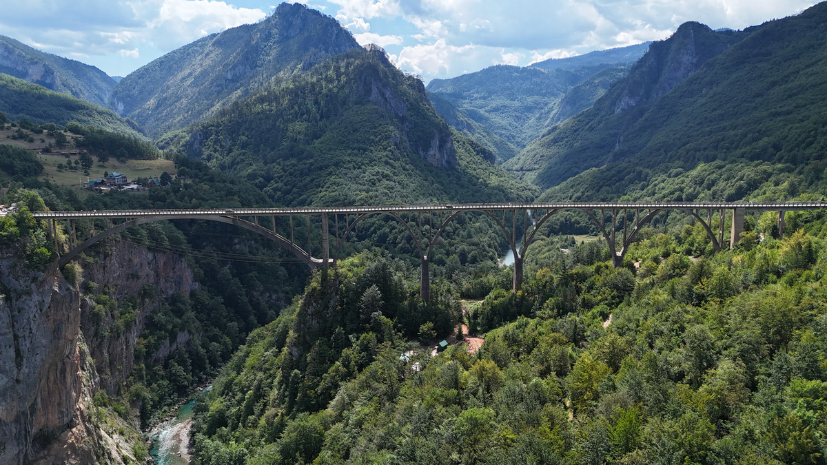 Мост Джурджевича над каньоном реки Тара