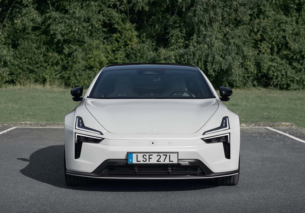 Дизайн передней части Polestar 5