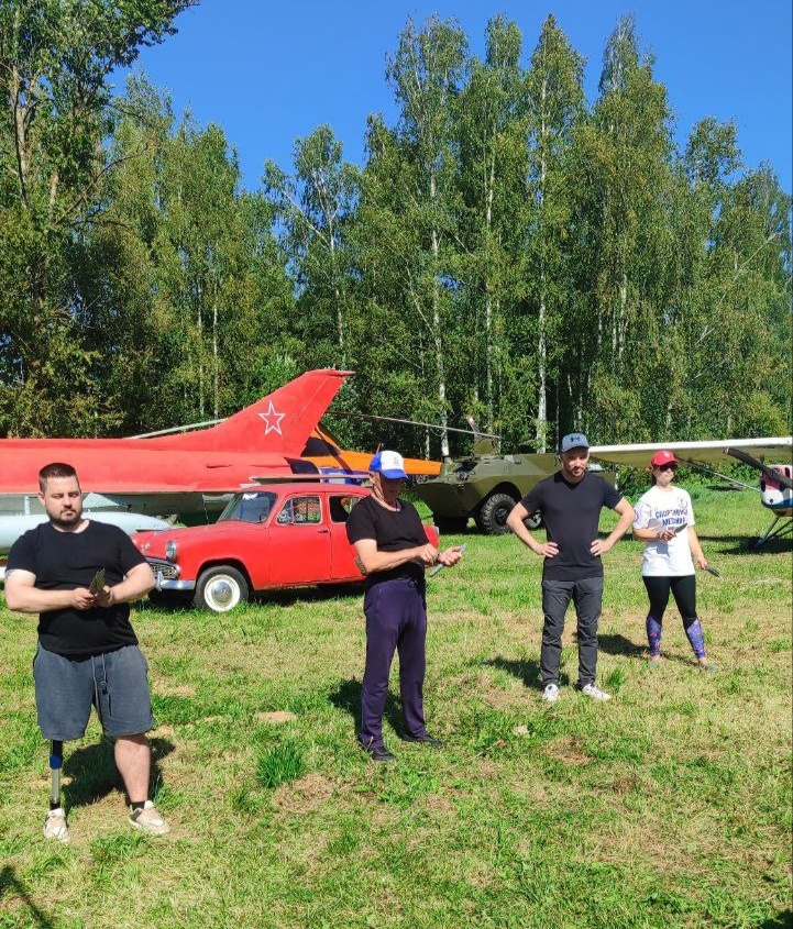 Соревнования по метанию ножей. 