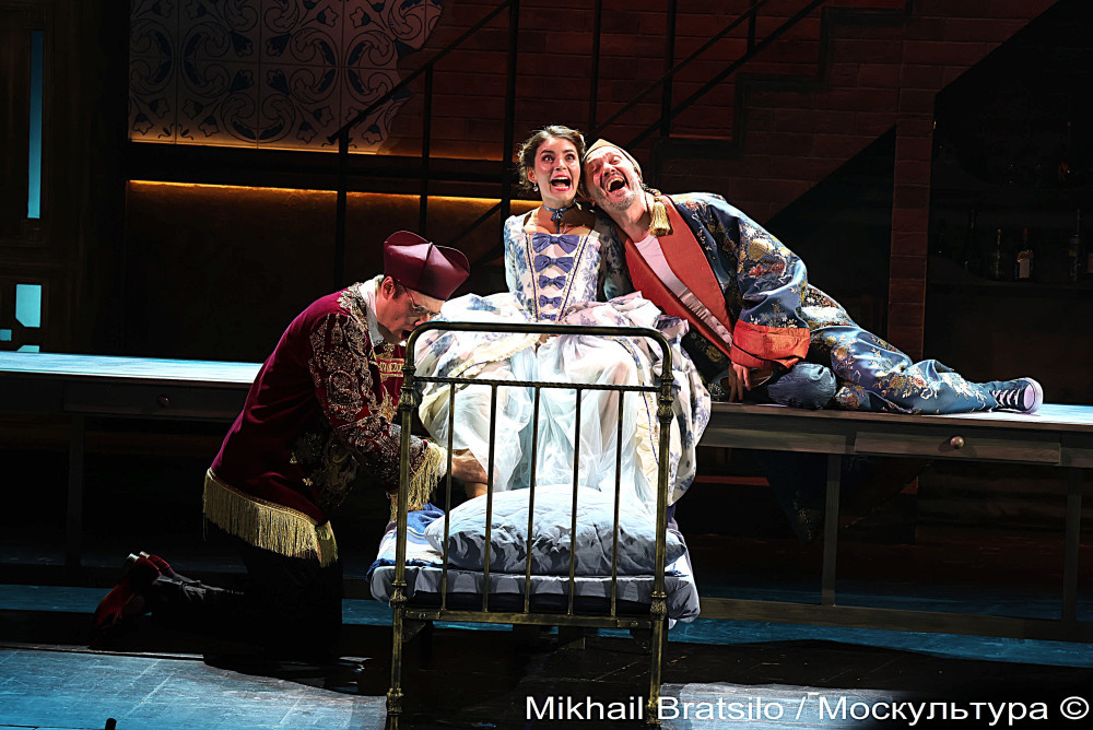 Граф Альмавива - Антон Буглак, Розина - Мария Козакова, Бартоло - Андрей Барило
