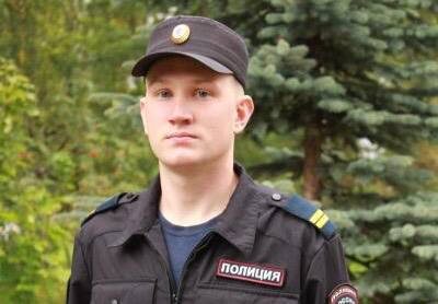 В Кудымкаре полицейский спас молодого человека от падения с крыши