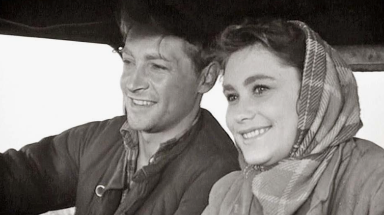 Менглет и Вячеслав Тихонов. Фото: кадр фильма "Дело было в Пенькове"