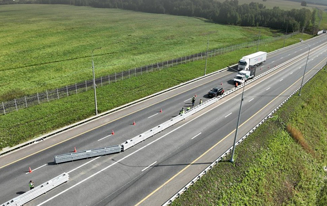 На трассе М-11 под Тверью появились необычные ограждения