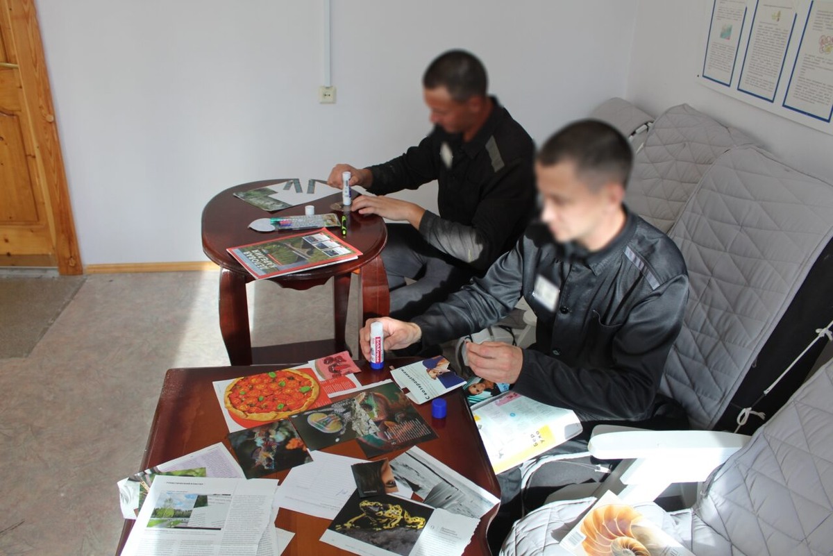    В колонии Карелии провели занятия по созданию антидиструктивных коллажей. Фото: УФСИН по Карелии