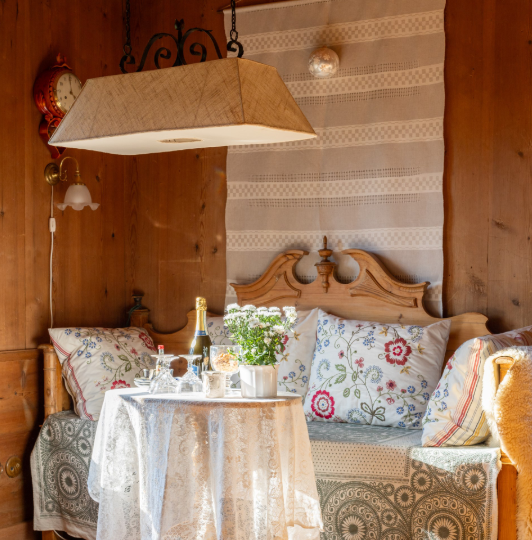 Какая милота! Рассматривая фото этого старинного дома – получила массу положительных эмоций