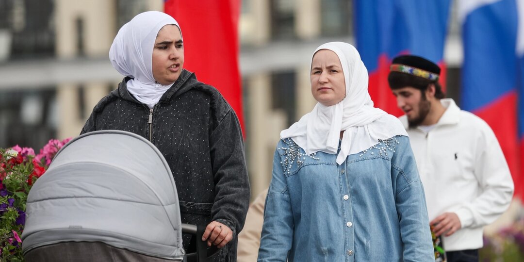 Депутаты предложили запретить въезд в Россию членам семей мигрантов