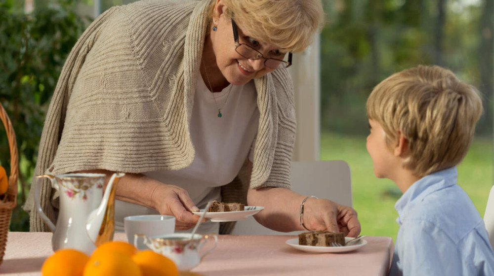    Как бабушка формирует здоровье внуков