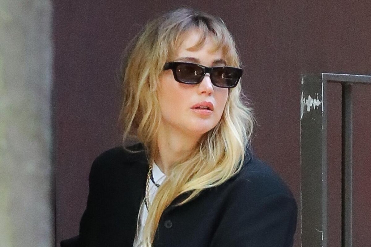    Дженнифер Лоренс LEGION-MEDIA