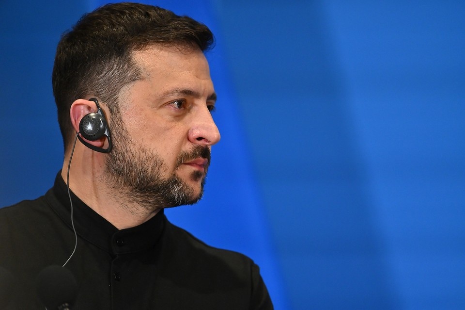    Зеленский назвал большой ошибкой идею создания буферной зоны на Украине GLOBAL LOOK PRESS