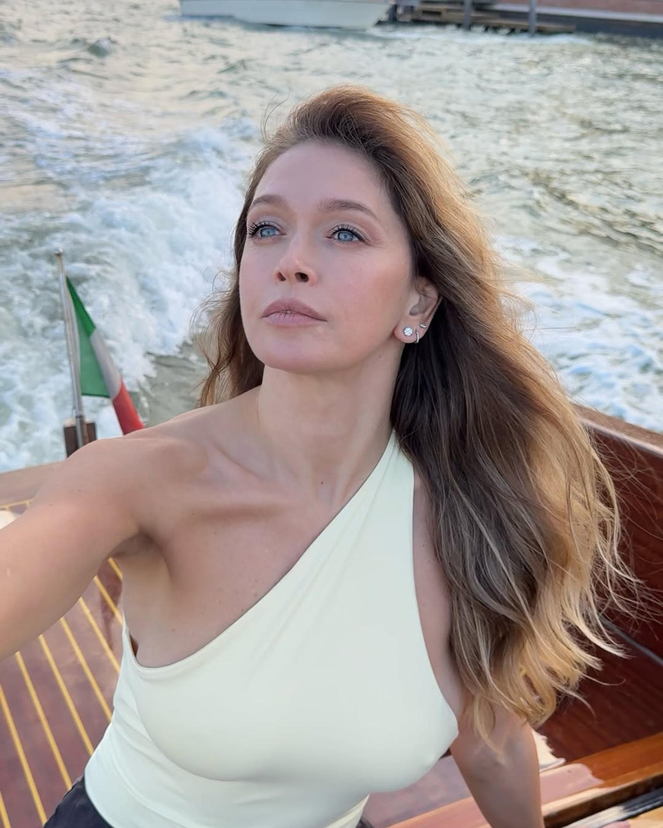     Вера Брежнева. Фото: Инстаграм* @veravera