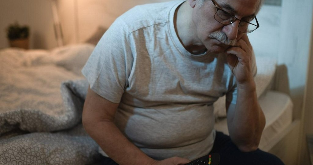 🌙 ПОЧЕМУ СОН УХОДИТ С ВОЗРАСТОМ? И как вернуть его — даже после 50, 60, 70 лет. Научный гид от сомнолога