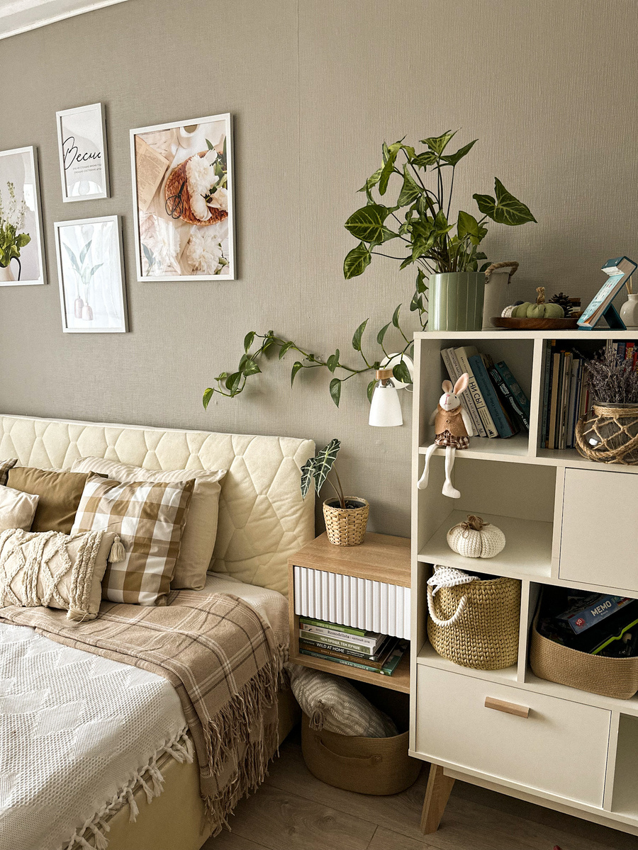 Наша с мужем и Санькой комната. 