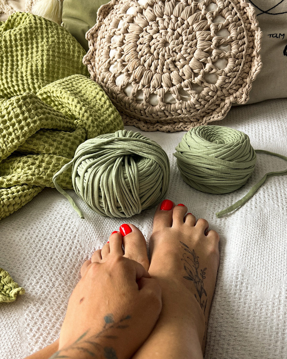 Очень хочется уже заняться творческими делами. Но пока вообще никак.