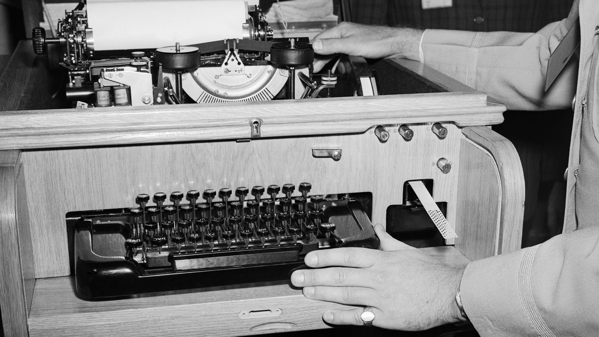 Оборудование для чрезвычайной связи между Вашингтоном и Москвой, 1963 г. (с) Bettmann/Getty Images