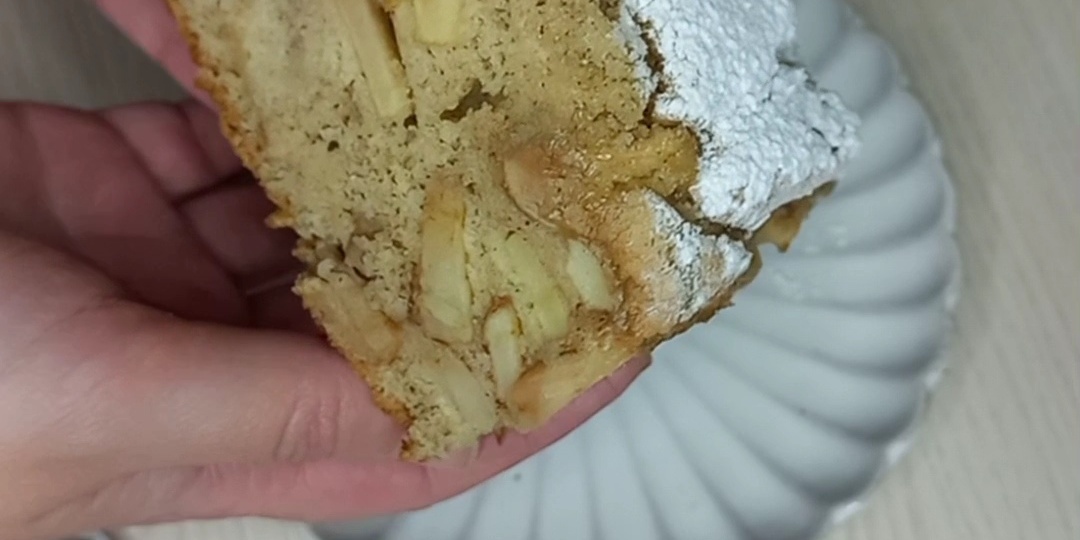 Шарлотка с корицей