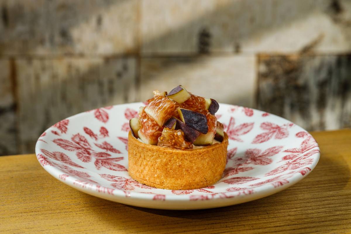  Тарталетка с ванильным кремом и инжиром