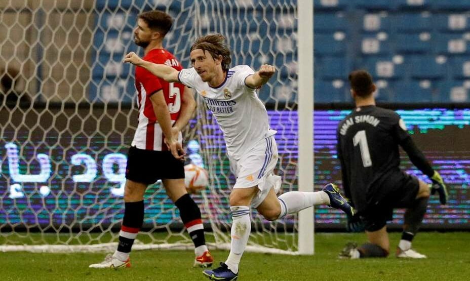    Лука Модрич празднует гол в ворота «Атлетика». Фото: Reuters